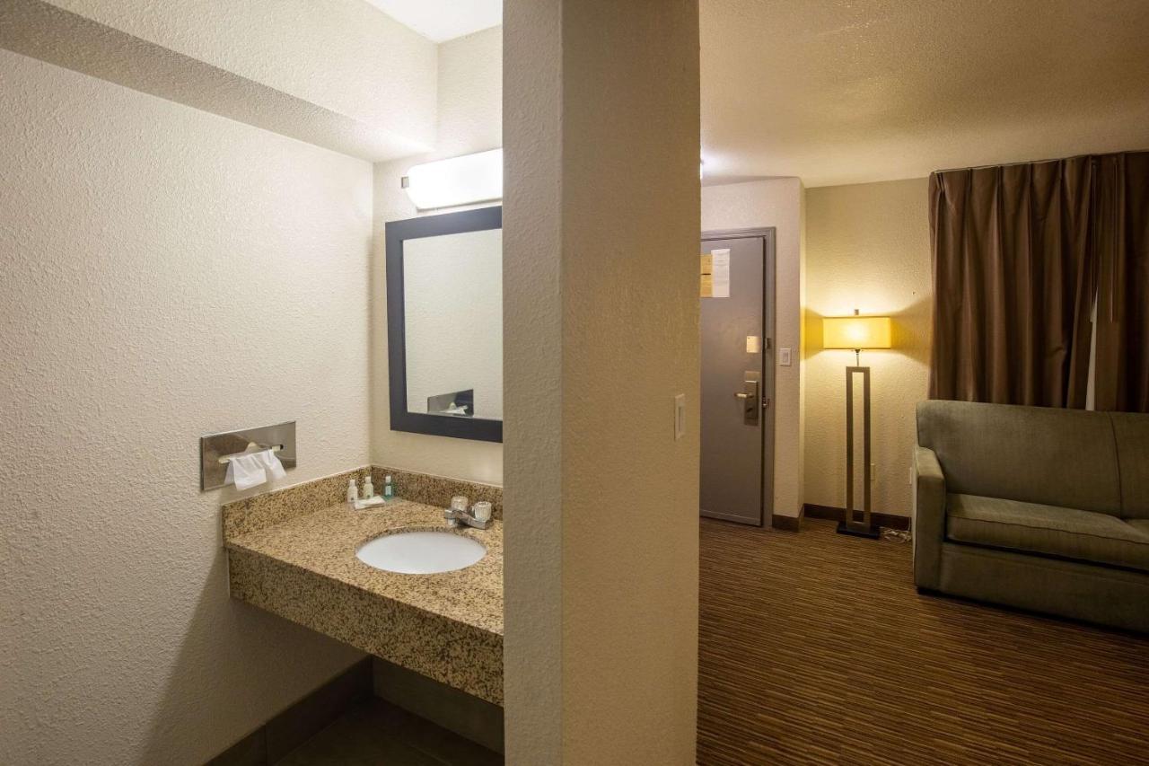 Hotel Quality & Portage